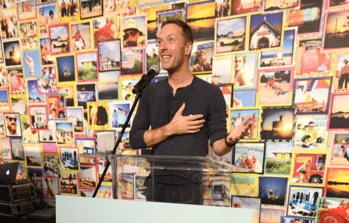 Chris Martin dei Coldplay mentre presenta il Global Citizen Festival 2015