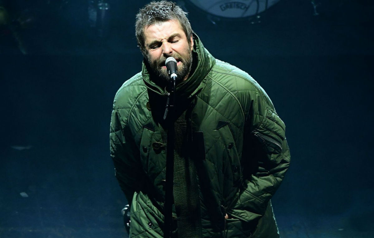 liam-gallagher-ecco-il-video-di-paper-crown-rolling-stone-italia