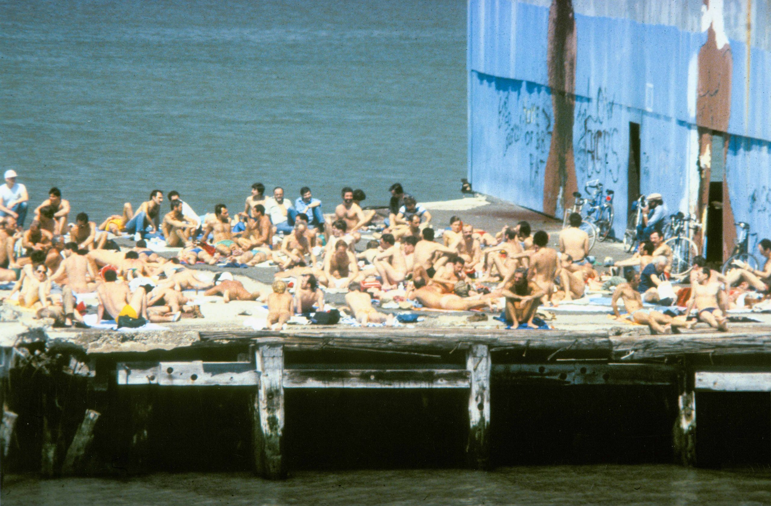 'En Masse, Sunners Seen from Pier 45', 1982