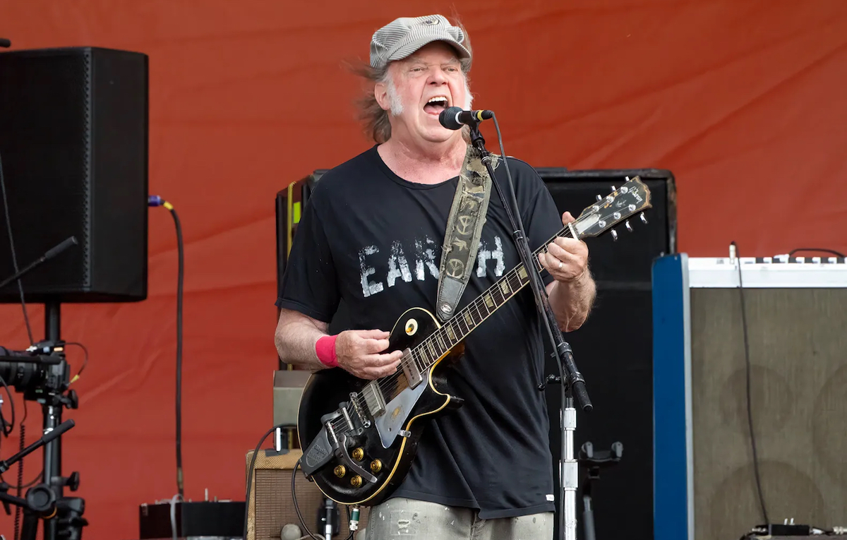 A 78 anni, Neil Young sta facendo uno dei suoi tour migliori nel nome di David Briggs