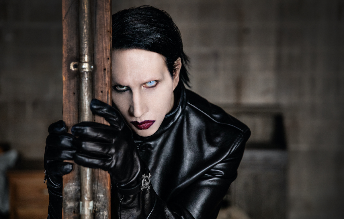 Marilyn Manson ha rimesso la vecchia maschera grottesca